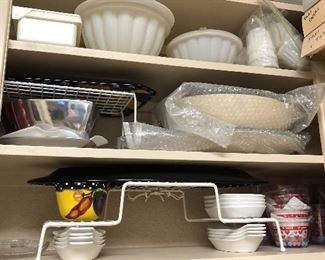 Miscellaneous kitchen items