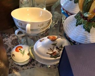 Miscellaneous household decor