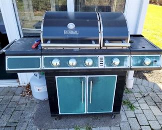 Master Forge double gas grill with gas tank