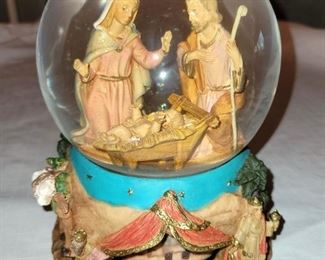 Fontanini musical nativity globe