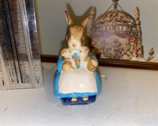 Beatrix Potter Mrs. Rabbit & Bunnies 1976 $10.00