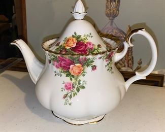 Old Country Rose Royal Albert Teapot $38.00