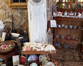 MANIQUIN-sZ8 AND FREE PEOPLE DRESS 