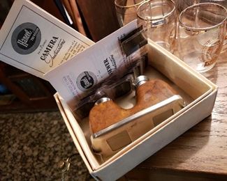 HANEEL- PICTURE CAMERA W/PICS