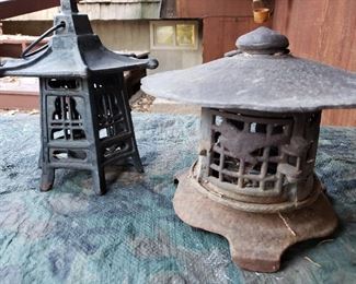 CAST IRON HANGING LANTERNS=YARD 
