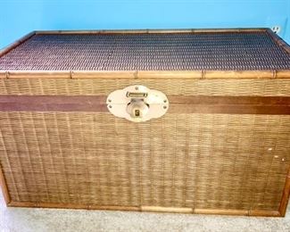 Woven chest w/ wood lining