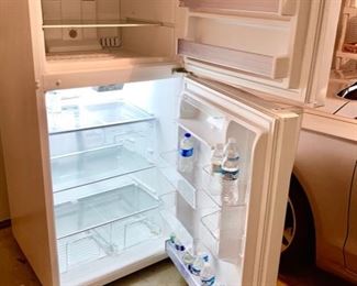 Whirlpool fridge/freezer, inside view