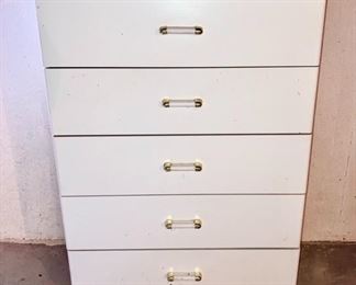Chest of drawers
