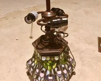 Stained glass table lamp