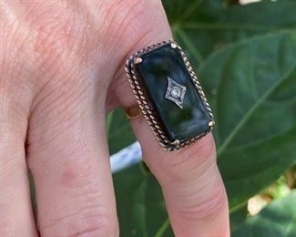 7. 10 kt Victorian Onyx ring, size 4  $150