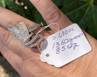 81. $795 - 14kt white gold ring fan style, diamonds - 0.480oz or 13.60 grams