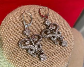 114 - $350 - 14kt white gold pair of chandeliers earrings - 0.304 oz . 8.61 grams. 