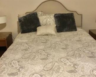 Beautiful queen bed