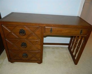 Mid-Century Kroehler Casa Chica - Student Desk (part of matching bedroom set) $125