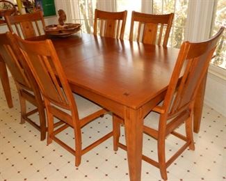 Dining Room Table w/6 chairs - $800