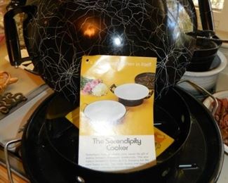 Mid Century Serendipity Cooker Spaghetti Black Enamel - $55