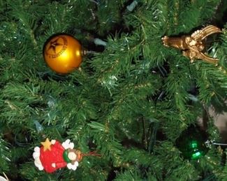 6' Christmas tree w/ornaments 