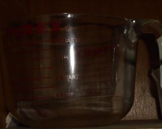 Pyrex 64 oz/2 qt/ 8 cup measuring cup