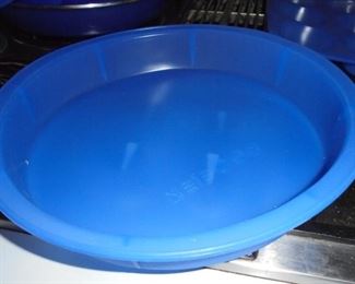5 pieces of blue rubber cake molds