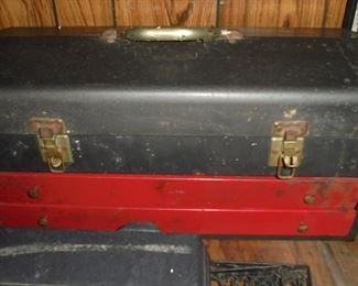 Metal tool box w/2 drawers