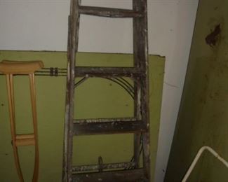 Wood 6' ladder
