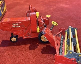 Massey Ferguson hay combine