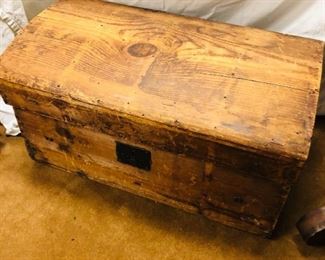 Country Stage Coach Key Hole Travel Trunk. All in Pine from the Early 1800's. In original condition.