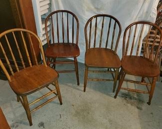 4 Matching Windsor Chairs.
