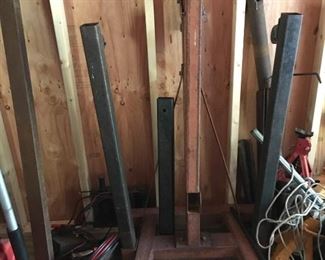 Engine hoist with wheels and car jack. Local Connecticut area buyers: Would prefer to have picked up in person by buyer or representative.  Pick up date to be scheduled after auction.  This is a life and bulkhead for removal of large items.  Sat-Lot #183