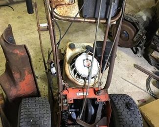 Snowblower. Local Connecticut area buyers: Would prefer to have picked up in person by buyer or representative.  Pick up date to be scheduled after auction.  This is a life and bulkhead for removal of large items.  Sat-Lot #190
