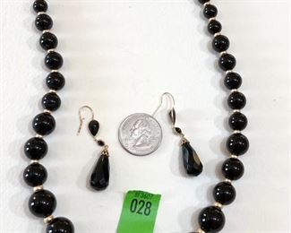 14kt Gold clasp and separating beads with graduated Black Onyx beads. 6mm-18mm and 14kt wire and tops black Onyx drop earrings. (ce) - Sun Lot #28