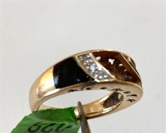 14kt Gold men's diamond, malachite and black onyx ring.  Two (2) pieces are missing.  6.9 grams or approx. 4.47 dwt. (ce) - Sun Lot #29