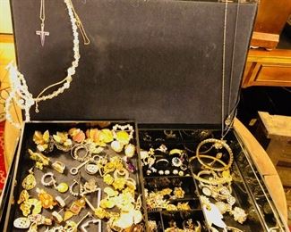 Estate jewelry lot includes 14kt and 18kt gold ladies rings, additional estate jewelry including earrings, necklaces, etc. All being sold for one money. - Sun Lot #39A