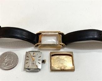 18kt Gold Antique Longines Men's Square Face Wrist Watch. (ce) - Sun Lot #41A