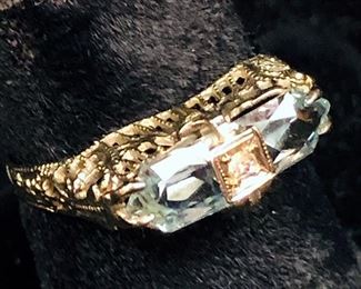 14k Gold estate ladies ring with filigree setting, aquamarines, small diamonds in white gold setting, size 5. - Sun Lot #43A