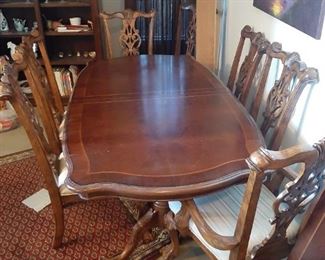 Large table set 8 chairs 450