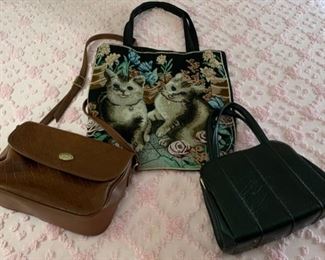 CLEARANCE!  $4.00 NOW, WAS $12.00..................Purses (P791)