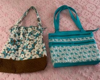 CLEARANCE !  $4.00 NOW, WAS $12.00..................Purses (P790)