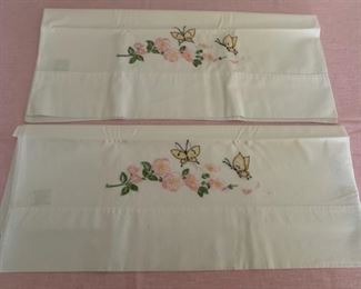 HALF OFF!  $6.00 NOW, WAS $12.00..................Vintage Embroidered Pillow Cases, Light Yellowing (P698)