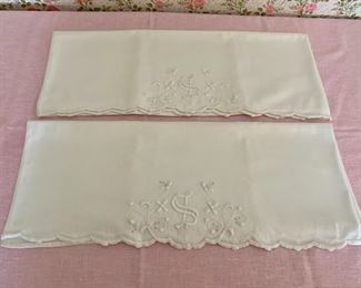 $12.00..................Vintage Embroidered Pillow Cases (P696)