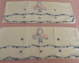CLEARANCE !  $4.00 NOW, WAS $12.00..................Vintage Embroidered Pillow Cases, Light Yellowing (P692)