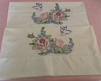 REDUCED!  $9.00 NOW, WAS $12.00..................Vintage Embroidered Pillow Cases, Light Yellowing (P691)