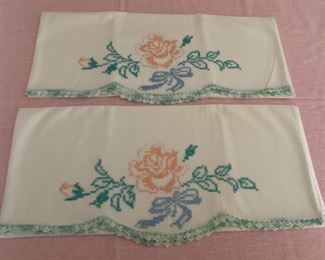 HALF OFF!  $6.00 NOW, WAS $12.00..................Vintage Embroidered Pillow Cases, Light Yellowing (P685)