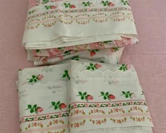 $14.00..................Full Size Sheets and Pillow Cases (P665)