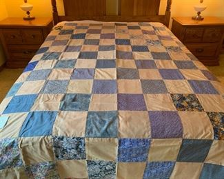 CLEARANCE !  $25.00 NOW, WAS $60.00..................Quilt Top 74" x 86" (P433)