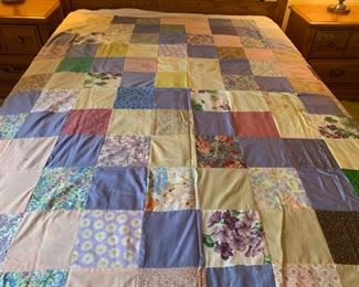Clearance !  $20.00 NOW, WAS $60.00..................Quilt Top 61" x 72" (P435) 