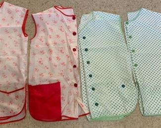 CLEARANCE !  $4.00 NOW, WAS $16.00..................Vintage Aprons (P399)