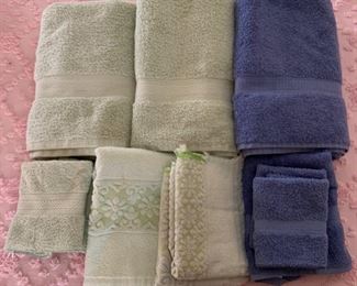 REDUCED!  $7.50 NOW, WAS $10.00..................Towels  (P336)