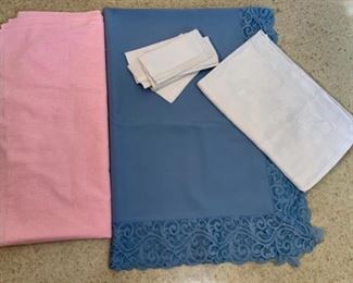 CLEARANCE !  $4.00 NOW, WAS $12.00..................Tablecloths (P359)