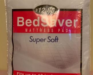 CLEARANCE  !  $3.00 NOW, WAS $10.00..................Full Mattress Pad (P609)